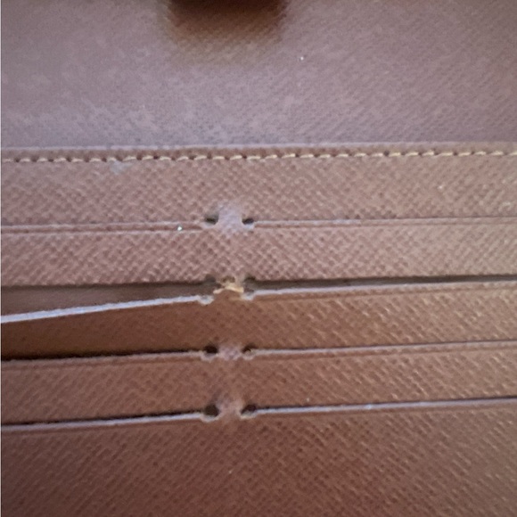 Authentic Louis Vuitton Monogram Portefeuille
International M61217 Long … - Picture 5 of 6